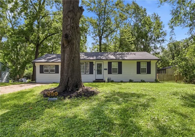 1st image of 10515 Palmer Ave, Kansas City, MO 64134 | MLS# 2622762