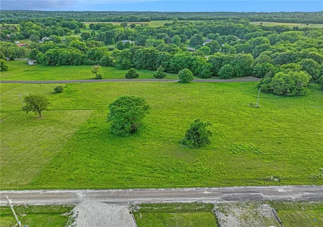 Homes for sale in Gallatin, MO | Su Lot 2511 Gulfstream Dr, Gallatin, MO 64640 | MLS# 2622767