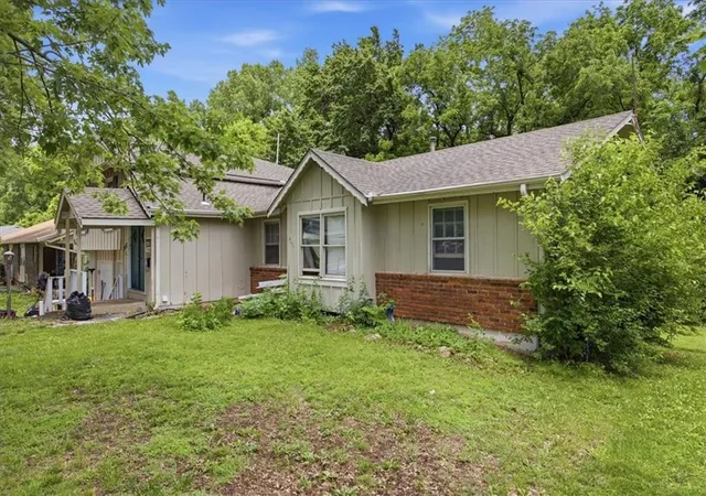3rd image of 7775 England St, Overland Park, KS 66214 | MLS# 2622782