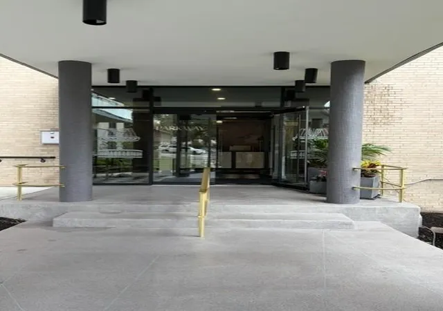 2nd image of 4545 Wornall Rd #807, Kansas City, MO 64111 | MLS# 2622790