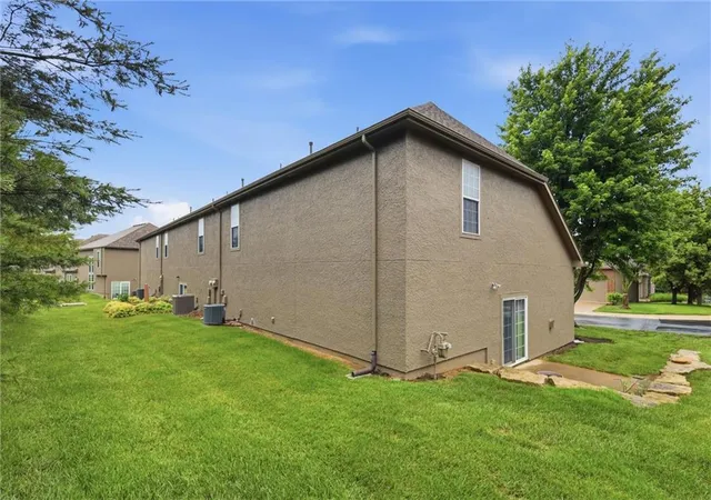Homes for sale in Shawnee, KS | 15624 W 61st St, Shawnee, KS 66217 | MLS# 2622797