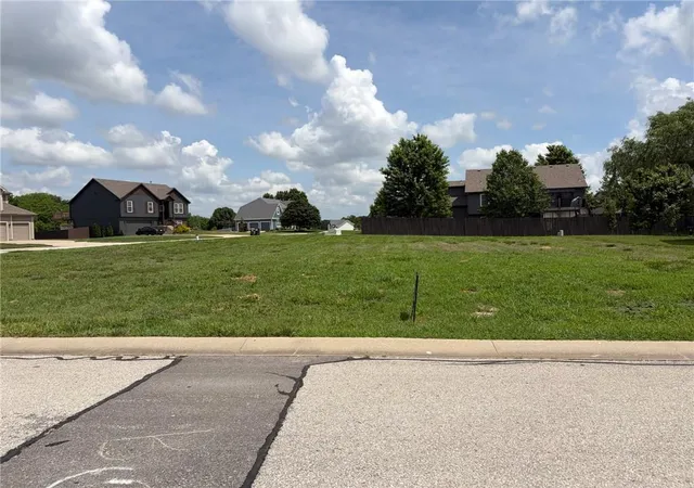 Homes for sale in Louisburg, KS | 1212 S 12 Ter, Louisburg, KS 66053 | MLS# 2622800