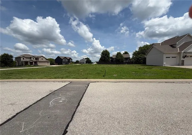 Homes for sale in Louisburg, KS | 1212 S 12 Ter, Louisburg, KS 66053 | MLS# 2622800