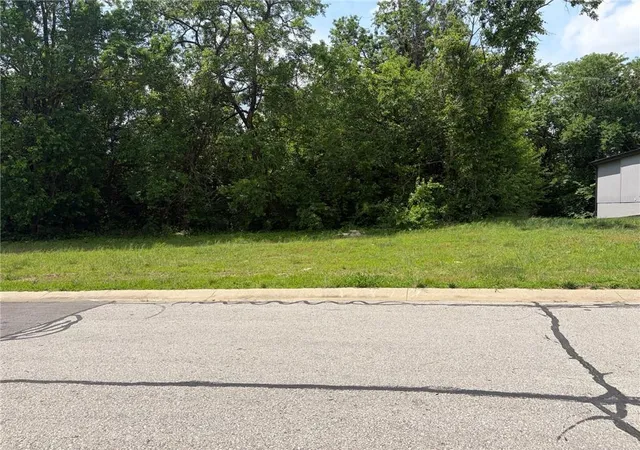 Homes for sale in Louisburg, KS | 1105 S 12 Ter, Louisburg, KS 66053 | MLS# 2622810
