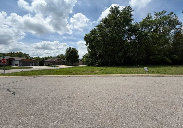 Homes for sale in Louisburg, KS | 1019 S 12 Ter, Louisburg, KS 66053 | MLS# 2622812