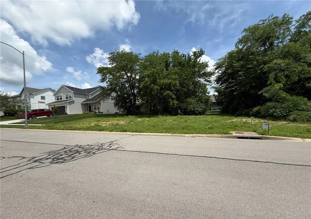 Homes for sale in Louisburg, KS | 1124 S 13 St, Louisburg, KS 66053 | MLS# 2622817