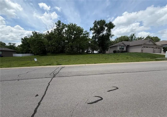 Homes for sale in Louisburg, KS | 1123 S 13 St, Louisburg, KS 66053 | MLS# 2622820