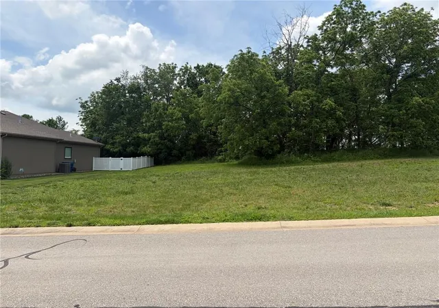 Homes for sale in Louisburg, KS | 1117 S 13 St, Louisburg, KS 66053 | MLS# 2622823