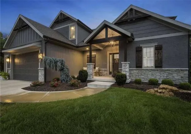 2nd image of 9103 Sw 12th St, Lee's Summit, MO 64064 | MLS# 2622854