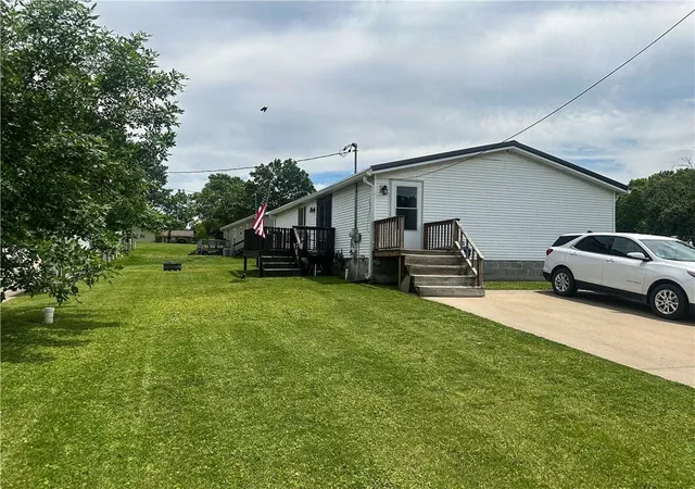 Homes for sale in Brookfield, MO | 816 Mcgowan St, Brookfield, MO 64628 | MLS# 2622875