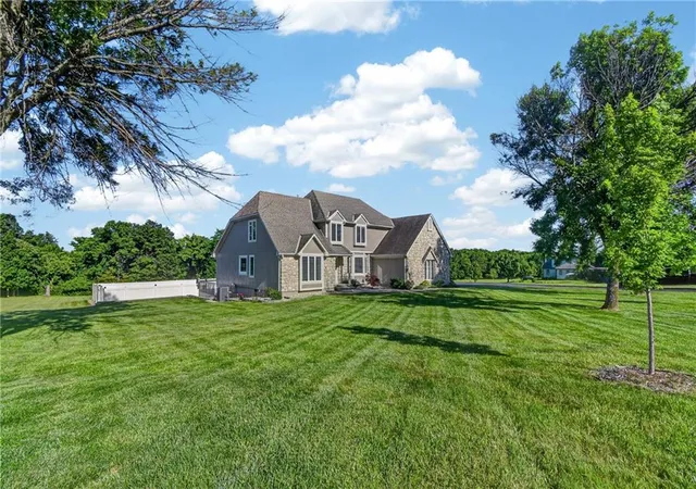 Homes for sale in Pleasant Hill, MO | 2018 Lexington Rd, Pleasant Hill, MO 64080 | MLS# 2622876