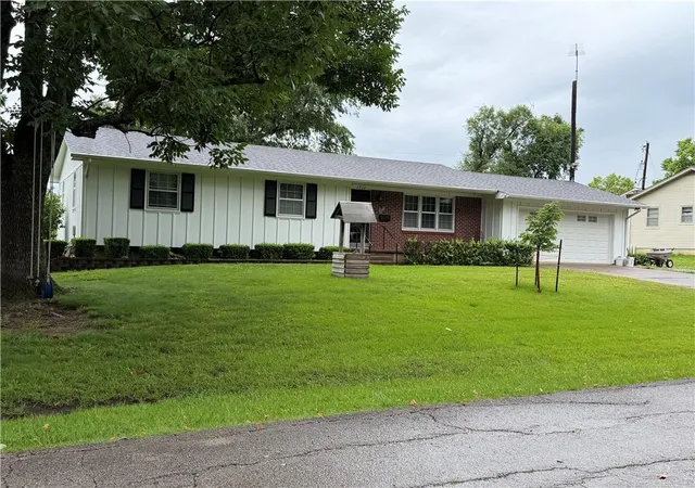 Homes for sale in Fort Scott, KS | 1712 S Holbrook St, Fort Scott, KS 66701 | MLS# 2622882