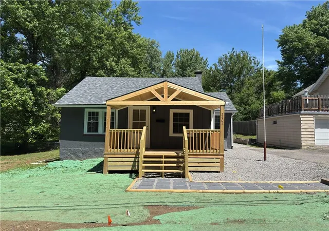 Homes for sale in Saint Joseph, MO | 2701 Karnes Rd, Saint Joseph, MO 64505 | MLS# 2622894