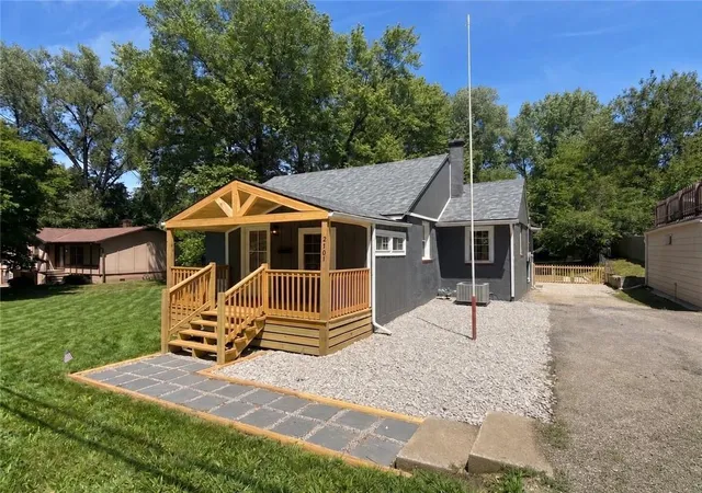 Homes for sale in Saint Joseph, MO | 2701 Karnes Rd, Saint Joseph, MO 64505 | MLS# 2622894