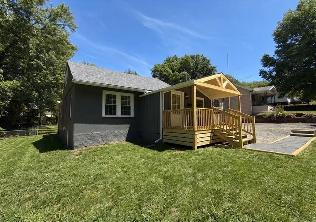 Homes for sale in Saint Joseph, MO | 2701 Karnes Rd, Saint Joseph, MO 64505 | MLS# 2622894
