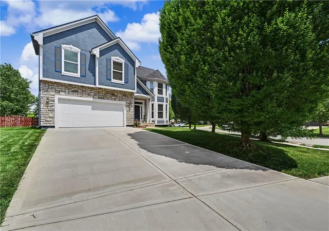 Homes for sale in Olathe, KS | 15727 S Widmer St, Olathe, KS 66062 | MLS# 2622924