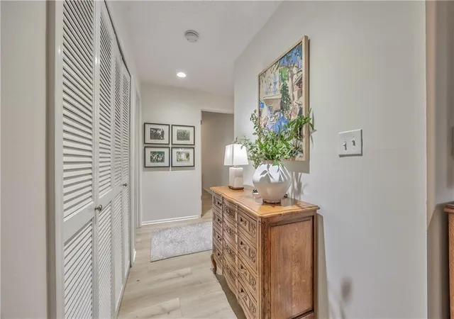5th image of 10746 Glenwood St #D, Leawood, KS 66211 | MLS# 2622930
