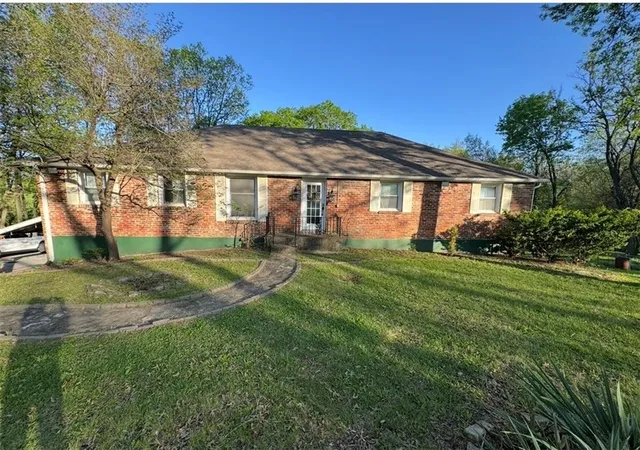 Photo 1 of Single family home for sale at 6261 Ne Russell Rd, Kansas City, MO 64117 | MLS# 2622935 | Listing updated on 2026-10-05
