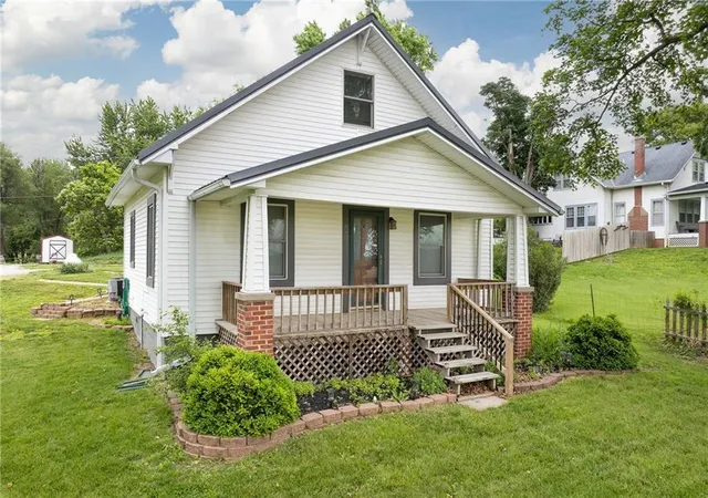 1st image of 807 Se Grand Dd Hwy, Faucett, MO 64448 | MLS# 2622939