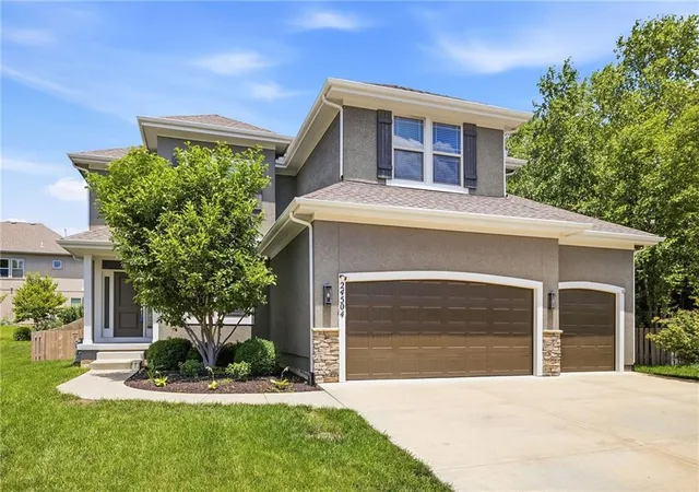 Homes for sale in Lenexa, KS | 24504 W 80th Pl, Lenexa, KS 66227 | MLS# 2622971