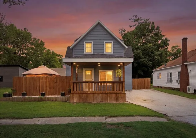 1st image of 226 N 8th St, Fredonia, KS 66736 | MLS# 2622973