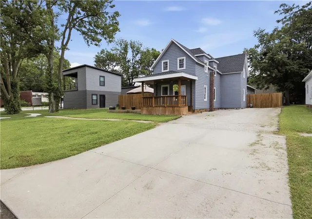 2nd image of 226 N 8th St, Fredonia, KS 66736 | MLS# 2622973