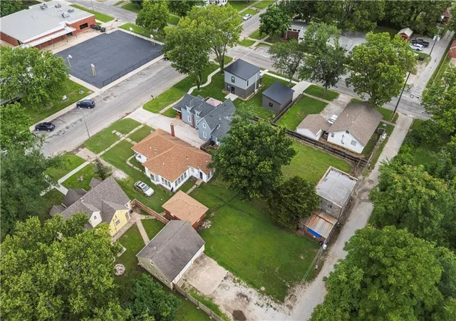 48th image of 226 N 8th St, Fredonia, KS 66736 | MLS# 2622973
