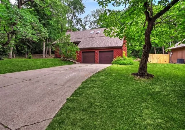 2nd image of 2501 Olde Creek Ct, Leavenworth, KS 66048 | MLS# 2622975