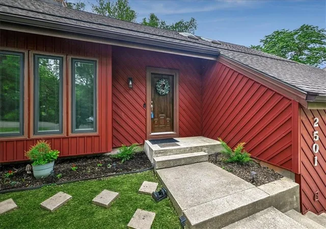 Photo 3 of Sale Pending at 2501 Olde Crk Ct, Leavenworth, KS 66048 | MLS# 2622975 | Listing updated on 2026-09-07