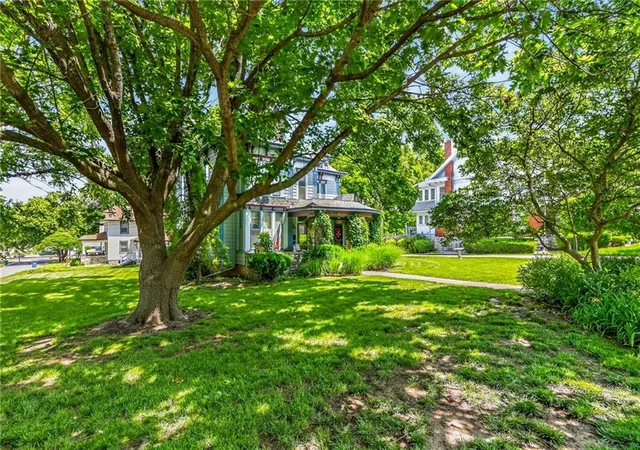 Homes for sale in Liberty, MO | 406 E Arthur St, Liberty, MO 64068 | MLS# 2622985