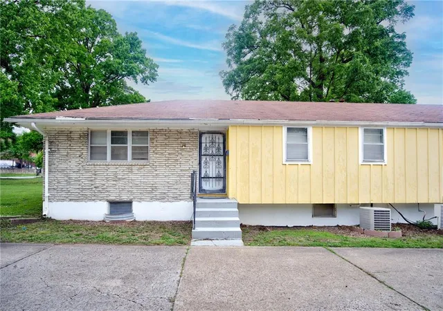 Homes for sale in Kansas City, MO | 1836 E 78th St, Kansas City, MO 64132 | MLS# 2622999
