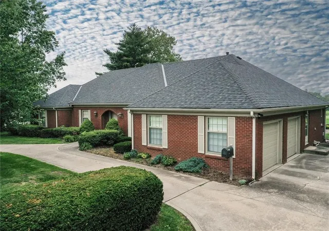 Photo 3 of Single family home for sale at 1406 S Golf Clb Dr, Richmond, MO 64085 | MLS# 2623009 | Listing updated on 2026-07-08