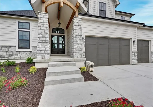 4th image of 17325 Earnshaw St, Shawnee Mission, KS 66221 | MLS# 2623012