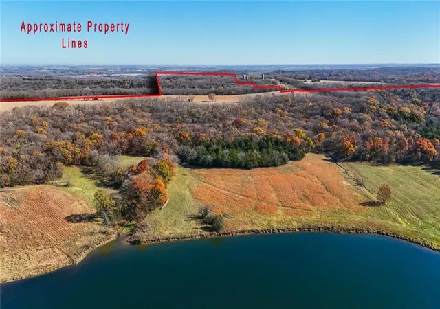 2nd image of 770 E 1300 Rd, Lawrence, KS 66046 | MLS# 2623038