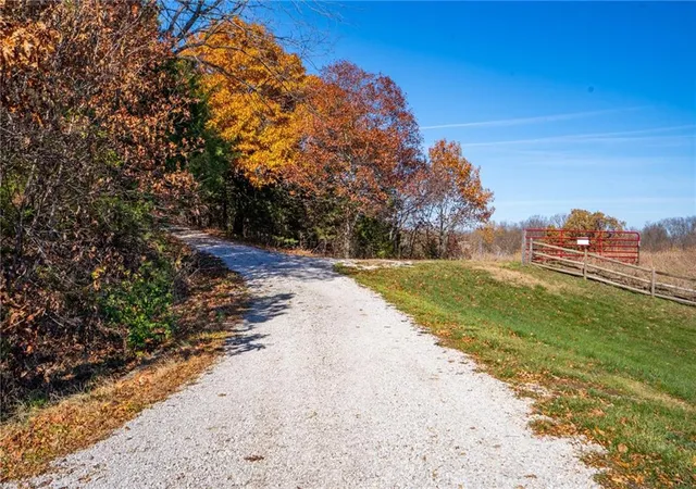 5th image of 770 E 1300 Rd, Lawrence, KS 66046 | MLS# 2623038