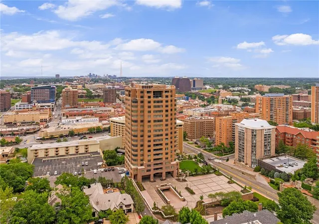 3rd image of Alameda Tower, Kansas, MO 64112