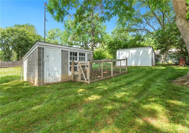 Homes for sale in Leavenworth, KS | 1514 Vilas St, Leavenworth, KS 66048 | MLS# 2623045