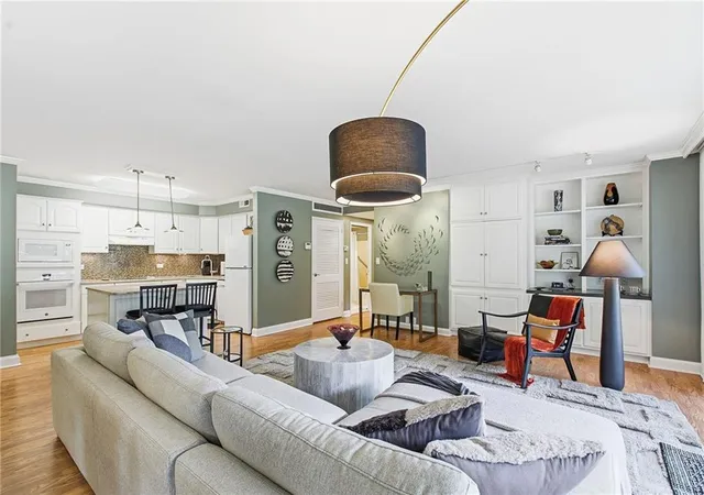 Photo 3 of Condo for sale at 310 W 49th Street #206, Kansas City, MO 64112 | MLS# 2623062 | Listing updated on 2026-09-22
