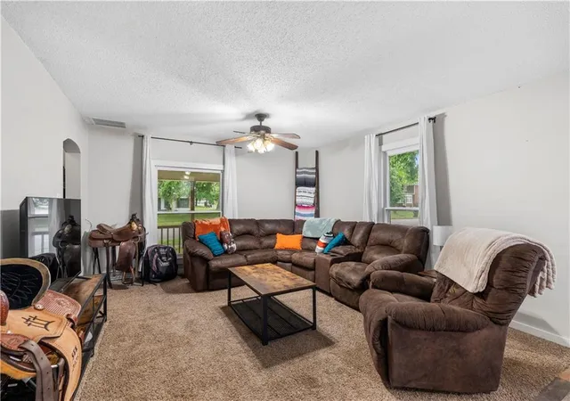 Homes for sale in Nevada, MO | 426 W Walnut St, Nevada, MO 64772 | MLS# 2623063