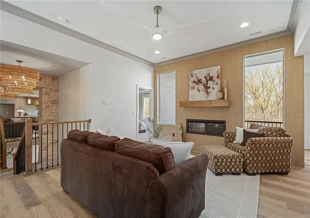 4th image of 2002 Se Oak Ridge Dr, Oak Grove, MO 64075 | MLS# 2623069