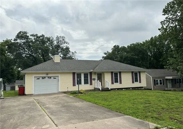 Homes for sale in Lexington, MO | 311 N 18th St, Lexington, MO 64067 | MLS# 2623095