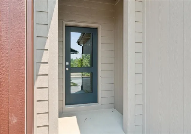 Photo 3 of Single family home for sale at 612 SE 21st Street, Oak Grove, MO 64075 | MLS# 2623103 | Listing updated on 2026-08-30