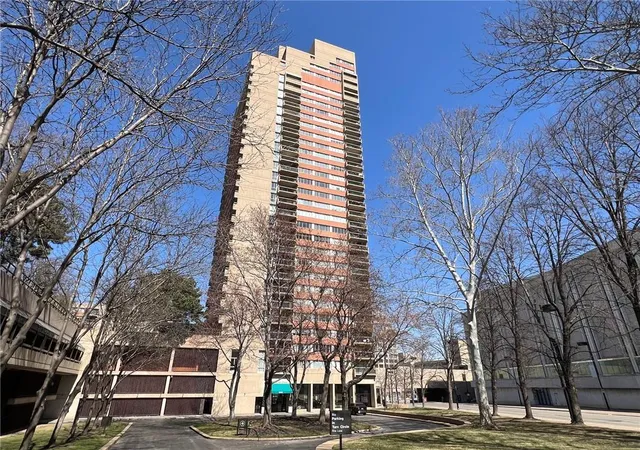 Homes for sale in Kansas City, MO | 2510 Grand Blvd #3001, Kansas City, MO 64108 | MLS# 2623108