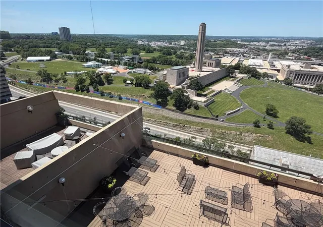 Homes for sale in Kansas City, MO | 2510 Grand Blvd #3001, Kansas City, MO 64108 | MLS# 2623108