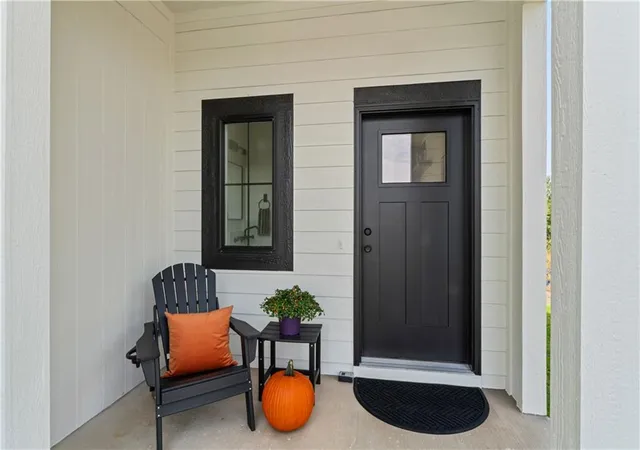Photo 4 of Single family home for sale at 2004 SE Oak Ridge Dr, Oak Grove, MO 64075 | MLS# 2623109 | Listing updated on 2026-08-30