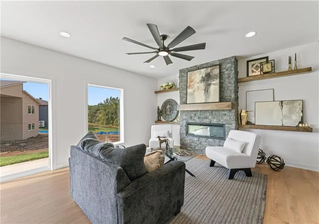 Photo 3 of Single family home for sale at 2004 SE Oak Ridge Dr, Oak Grove, MO 64075 | MLS# 2623109 | Listing updated on 2026-08-30