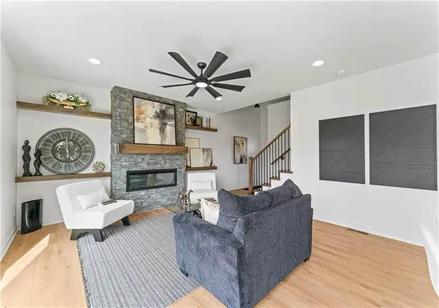 Photo 2 of Single family home for sale at 2004 Se Oak Ridge Dr, Oak Grove, MO 64075 | MLS# 2623109 | Listing updated on 2026-08-30