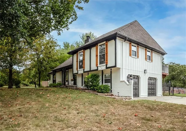 Photo 2 of Single family home for sale at 23210 Old Cyclone School Rd, Lees Summit, MO 64064 | MLS# 2623112 | Listing updated on 2026-06-28