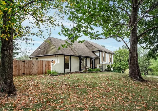 Photo 3 of Single family home for sale at 23210 Old Cyclone School Rd, Lees Summit, MO 64064 | MLS# 2623112 | Listing updated on 2026-06-28
