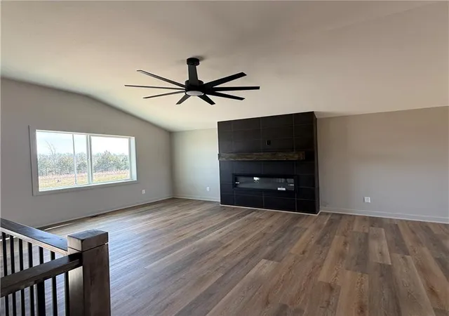2nd image of 2112 Se Oak Ridge Dr, Oak Grove, MO 64075 | MLS# 2623113